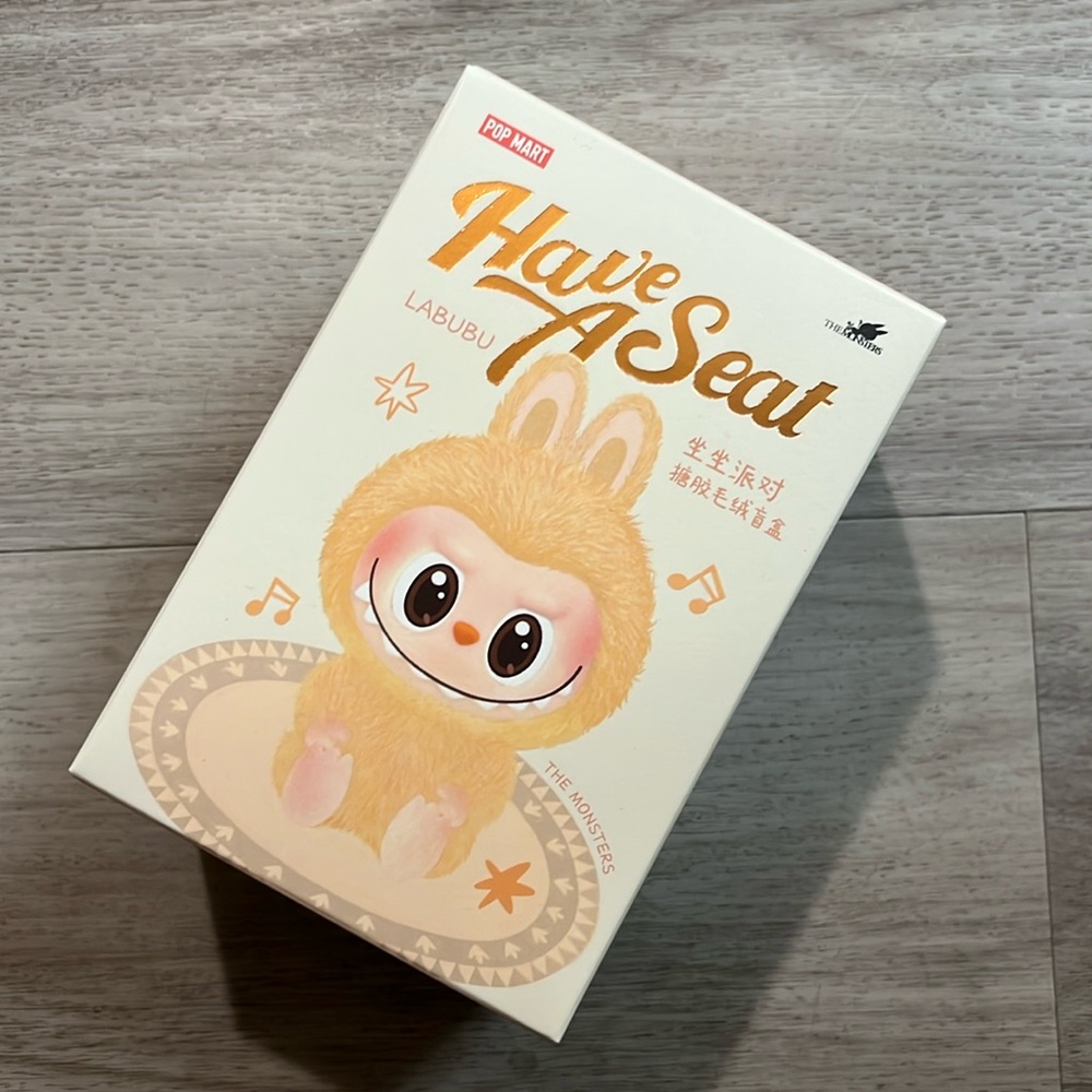 Labubu QUQU – Have a Seat – Pop Mart - NIB